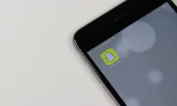How to spy on someones SnapChat without touching their cell phone